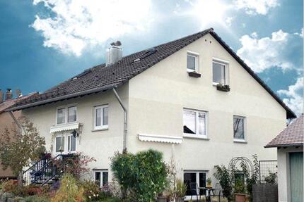 **3 Wohnungen, 250 m² + 100 m² Nutzfläche + großer Garten** - Bermatingen
