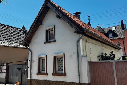 Einfamilienhaus mit großem Hof und Carport - Heßheim
