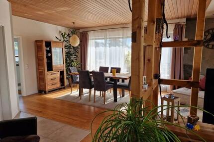 Bezugsfrei von privat: Helle Dachgeschoss-Maisonette Wohnung - Frankfurt am Main Rödelheim