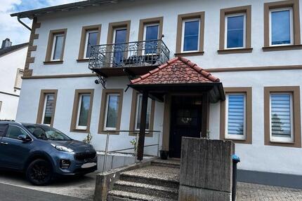 Mehrfamilienhaus zum Verkauf - 580.000,00&nbsp;EUR Kaufpreis, ca.&nbsp; 270,00&nbsp;m&sup2; in Mainbernheim (PLZ: 97350)