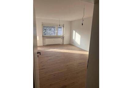 Frisch kernsanierte 2-Zimmer-Wohnung mit Balkon in Nürnberg - Erstbezug nach Sanierung