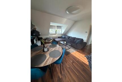 Helle 2-Zimmer-Dachgeschosswohnung mit Aufzug & Blick ins Grüne - Oberhausen