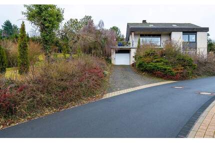 NEUER PREIS! Freistehendes Einfamilienhaus + Nachbargrundstück in Schönecken - ruhige Lage