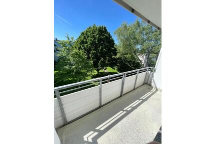 *sanierte Balkonwohnung mit Tageslichtbad* - Mülheim an der Ruhr Broich