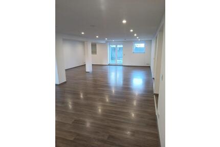 Hochwertige, 4,5 Zimmer Wohnung im EG mit Terrasse und Garten - Woringen