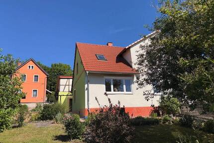 Doppelhaushälfte mit angelegtem Grundstück in guter Lage von Bad Liebenstein OT Schweina