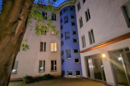 Attraktive 2,5-Zimmer-Wohnung mit eigenem Gartenanteil - Berlin Lichtenberg