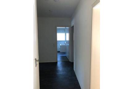 Gepflegte 3 Zimmer-Wohnung, Küche,Abstellkammer,Bad - Duisburg Hochheide