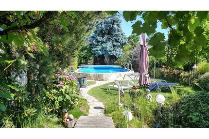 Traumhaus mit Pool & Sauna - Ihr Familienidyll in Stuttgart-Steinhaldenfeld