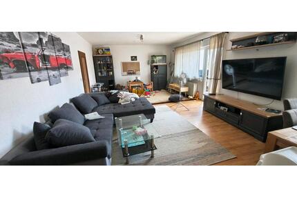 Lichtdurchflutete 4 Zimmer Wohnung mit großem Balkon! - Heppenheim (Bergstraße)