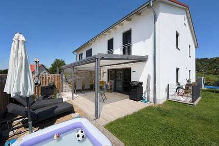 Haus zum Kaufen in Wiesent 549.900,00 € 140.81 m²