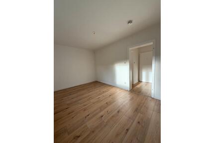 Helle 2 Zimmerwohnung mit Balkon Breitenbachstrasse - Wiesbaden Klarenthal