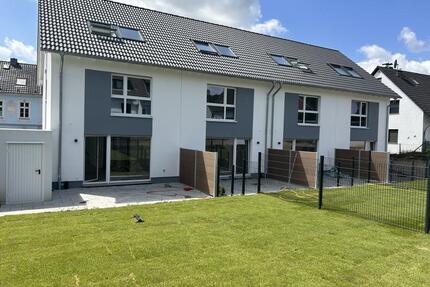 Neubauhaus zum Erstbezug! - 1.990,00&nbsp;EUR Kaltmiete, ca.&nbsp; 123,00&nbsp;m&sup2; in Langenfeld (Rheinland) (PLZ: 40764)