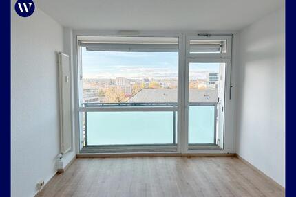 Wohnen genießen im Zentrum! 2 Zimmer – 2 Balkone mit Fernblick, Wannenbad + Aufzug - Dresden Plauen