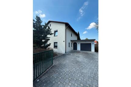 Charmantes Einfamilienhaus mit großem Garten (ca. 1.200 m²) Miete - Hohenwart