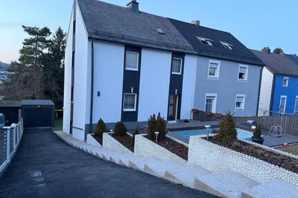 Modernes Familienhaus in Selb - 329.000,00&nbsp;EUR Kaufpreis, ca.&nbsp; 185,00&nbsp;m&sup2; in Selb (PLZ: 95100)