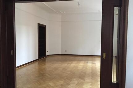 Schöne Altbauwohnung mit großer Dachterrasse im Herzen von OB - Oberhausen