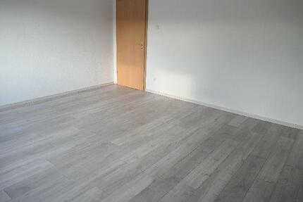 Große sehr helle moderne zentral gelegene 3 Zimmer-Wohnung mit Badewanne und Balkon! - Hameln