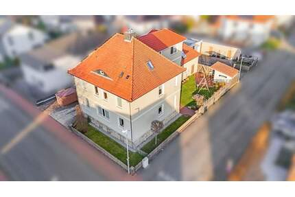 Großzügiges 2-Familienhaus mit Keller, 3 Garagen, Carport und Stellplätzen in Weetzen - Ronnenberg