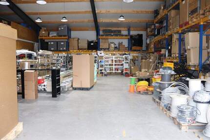 Schicke und moderne Halle zu vermieten! OTTO STÖBEN! OTTO STÖBEN! - Büdelsdorf