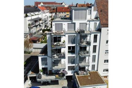 Luxuriöse 3-Zimmer-Wohnung mit zwei Balkonen in Nürnberg