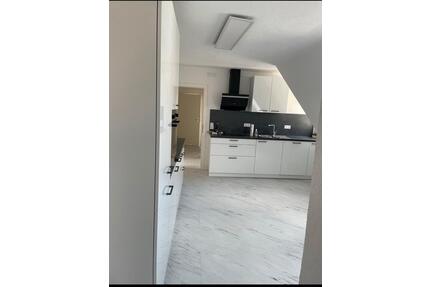 Moderne Wohnung mit 4 Zimmern - 900,00&nbsp;EUR Kaltmiete, ca.&nbsp; 78,00&nbsp;m&sup2; in Windsbach (PLZ: 91575)