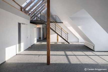 Büro in Hamburg 3.871,50 € 267 m²