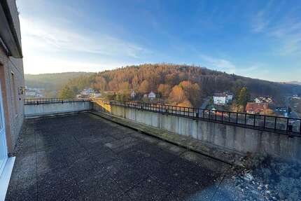 Wohnung zum Kaufen in Bad Soden-Salmünster 130.000,00 € 102 m²