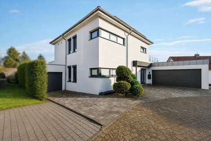 Haus zum Kaufen in Saarlouis Picard 779.000,00 € 250 m² - Saarlouis / Picard