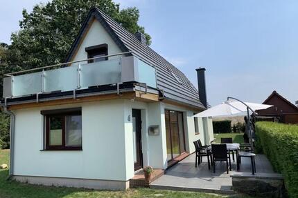 Schönes Ferienhaus am Plauer See mit Wasserzugang und Seeblick - Nossentiner Hütte
