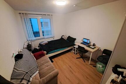 Studenten WG ab Mai nähe Uni - 490,00&nbsp;EUR Kaltmiete, ca.&nbsp; 20,00&nbsp;m&sup2; in Gießen (PLZ: 35390)