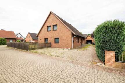 Haus zum Kaufen in Adelheidsdorf 449.000,00 € 210.25 m²