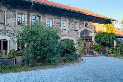 Schöne Dachgeschoßwohnung - 780,00&nbsp;EUR Kaltmiete, ca.&nbsp; 90,00&nbsp;m&sup2; in Unterreit (PLZ: 83567)