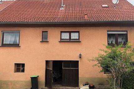 Wannemacher Immobilien **** Einseitig angebautes Wohnhaus in ruhiger schöner Lage von Neunkirchen-Hangard ****