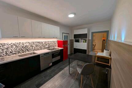 Mieterin für 2er Frauen-WG (Einfamilienhaus, möbliert, befristet) - Stutensee