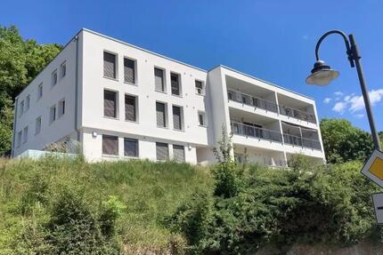 1 12 Zimmer Wohnung mit Loggia - 700,00&nbsp;EUR Kaltmiete, ca.&nbsp; 53,00&nbsp;m&sup2; in Mettendorf (PLZ: 54675)