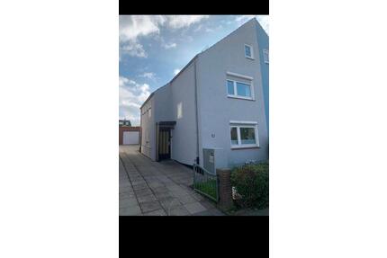 Doppelhaushälfte - 275.000,00&nbsp;EUR Kaufpreis, ca.&nbsp; 104,00&nbsp;m&sup2; in Kiel (PLZ: 24148) Ellerbek