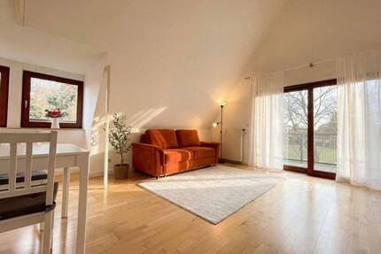 Möbliertes Wohnen mit Charme in grüner Lage in Hamburg-Niendorf