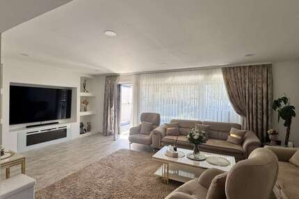 Haus zum Kaufen in Nürnberg 789.000,00 € 241 m²