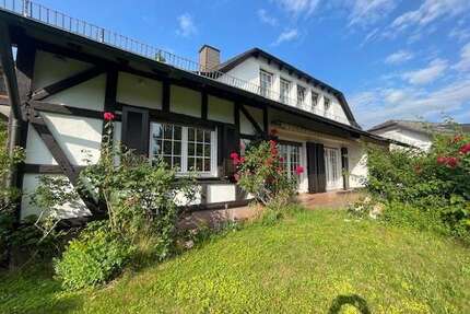 Haus zum Mieten in Dreieich 4.000,00 € 230 m²