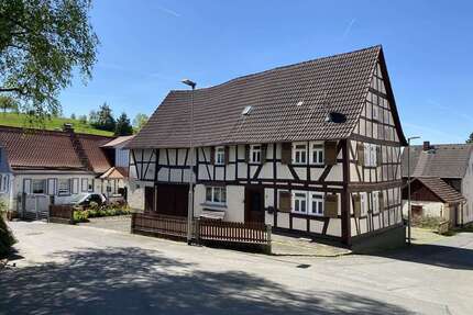 Haus zum Kaufen in Schotten-Einartshausen 187.000,00 € 117 m²