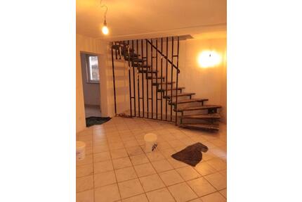 2 Etagen Haus zu vermieten - 1.000,00&nbsp;EUR Kaltmiete, ca.&nbsp; 100,00&nbsp;m&sup2; in Hattert (PLZ: 57644)