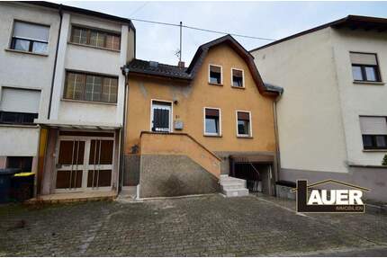 Einfamilienhaus mit Garten und Garage - Völklingen Wehrden