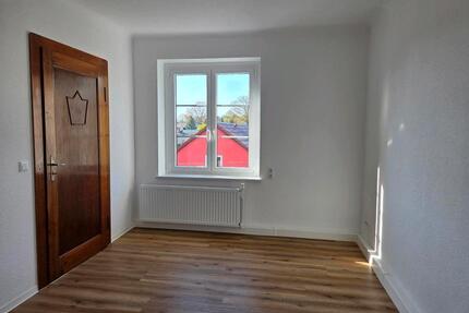 attraktive 3-Raum-Wohnung, frisch saniert, zentrumsnah, ruhig - Großröhrsdorf