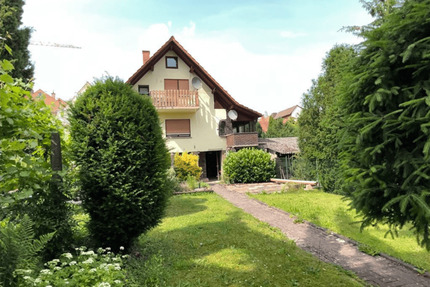 EUPORA® Immobilien: Wohnhaus mit Garten in Bolanden.