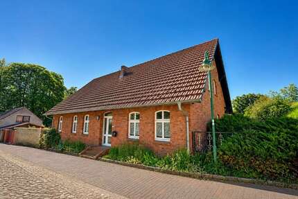 Haus zum Kaufen in Feldberger Seenlandschaft Carwitz 1.119.000,00 € 228.04 m² - Feldberger Seenlandschaft / Carwitz
