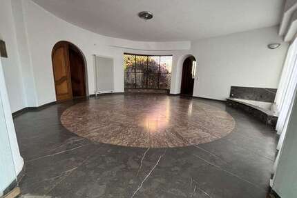 Haus zum Kaufen in Hennef 1.250.000,00 € 500 m²