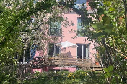 Das Rote Haus in Preungesheim ist im Angebotsverfahren zu verkaufen - Frankfurt