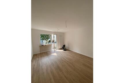 Kernsanierte 2-Zimmer-Wohnung mit Balkon - Lübeck Sankt Gertrud