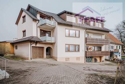 Zuhause ankommen in Allensbach-Langenrain! Außergewöhnliche 5 Zimmer-Wohnung im DG, frei ab sofort